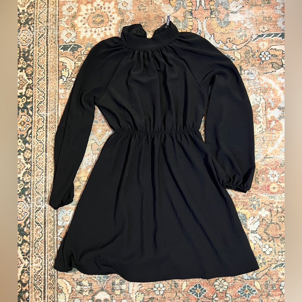 2 Hearts NWT Mini Dress with Tie Neck (Large)